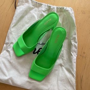 Aldo Lime Green Low Heel Size 8